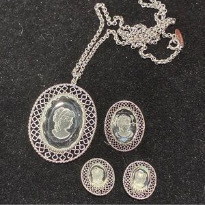 Vintage Whiting & Davis glass reverse intaglio cameo jewelry set